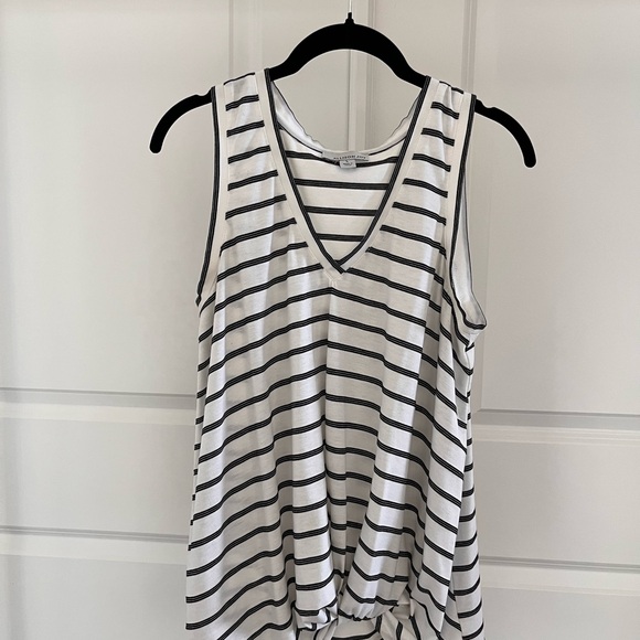 Stylish 6- Piece Clothing Bundle - Good American, Madewell, Zara & More! Size L - Picture 6 of 16
